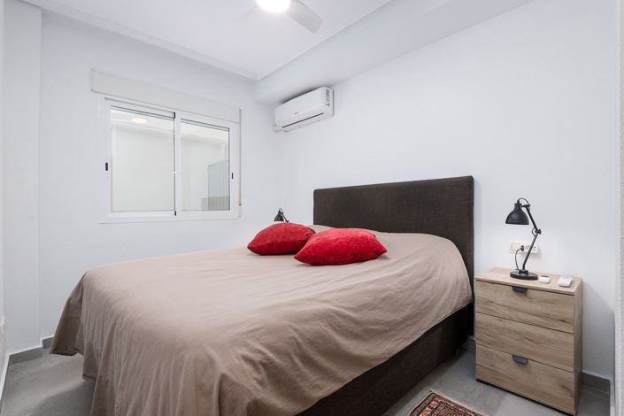 Image No.20-2 Bed Apartment for sale