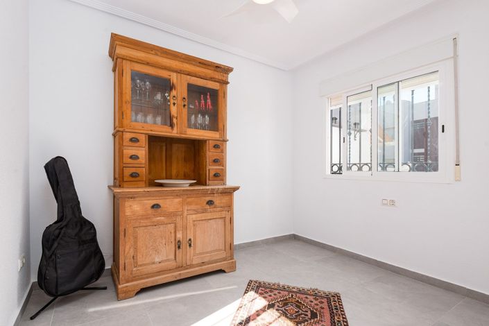 Image No.24-2 Bed Apartment for sale