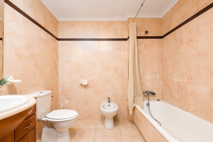 Image No.20-2 Bed Apartment for sale