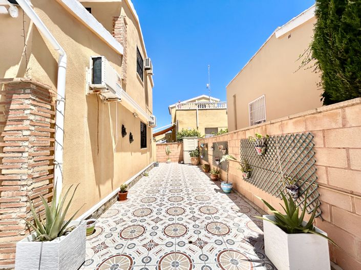 Image No.40-3 Bed Villa for sale