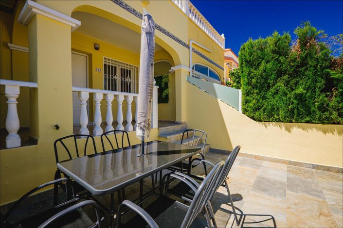 Image No.10-3 Bed Property for sale