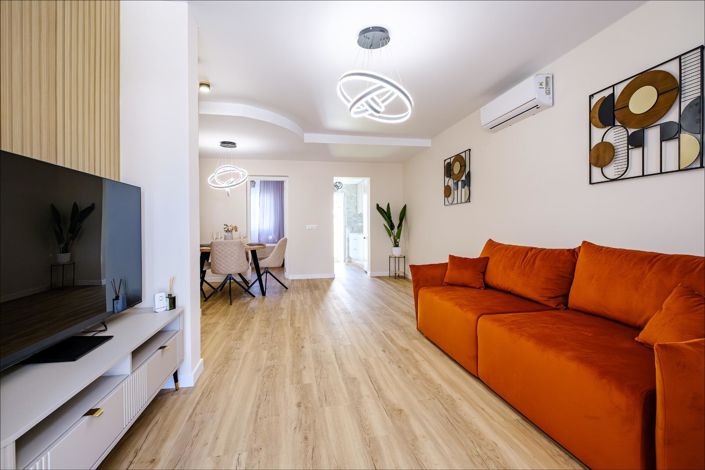 Image No.19-3 Bed Property for sale