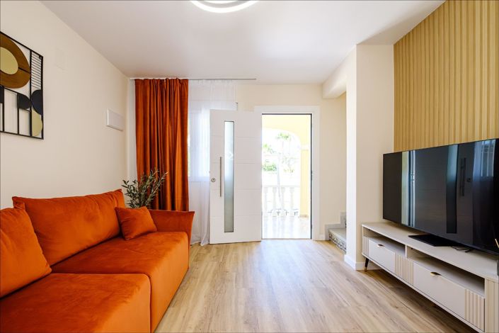 Image No.28-3 Bed Property for sale