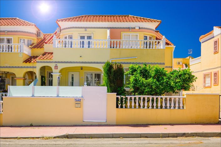 Image No.3-3 Bed Property for sale