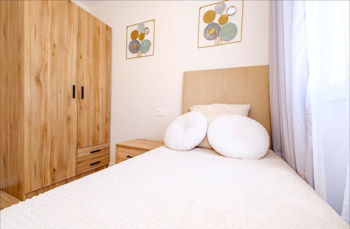 Image No.31-3 Bed Property for sale