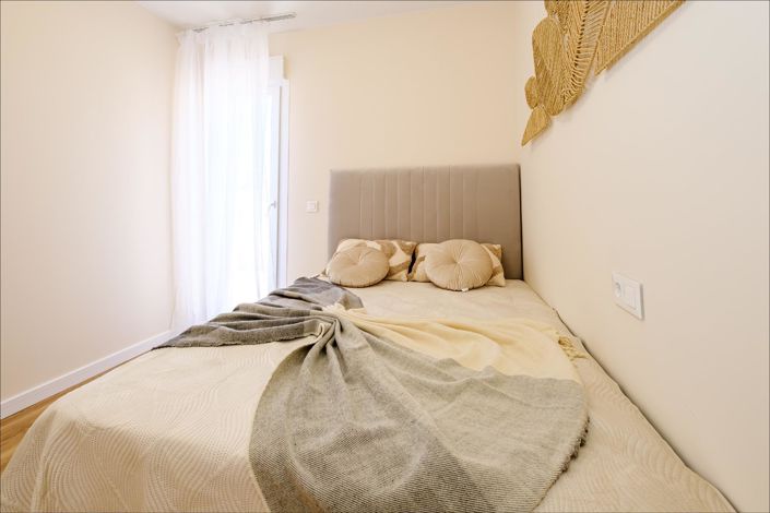 Image No.40-3 Bed Property for sale