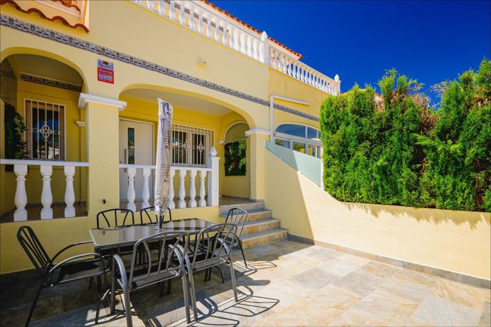 Image No.8-3 Bed Property for sale