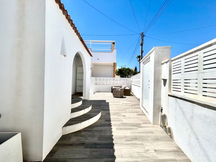 Image No.30-2 Bed Villa for sale
