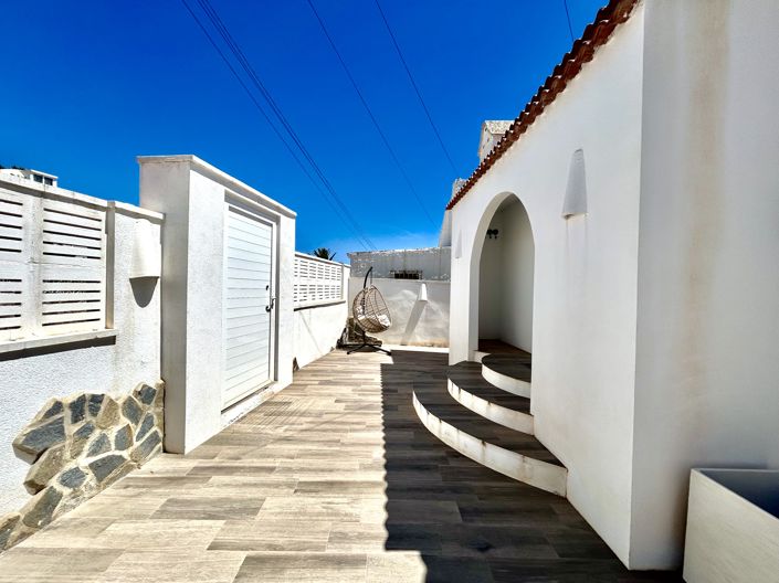 Image No.33-2 Bed Villa for sale
