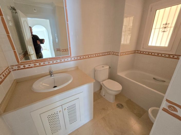 Image No.9-2 Bed Apartment for sale
