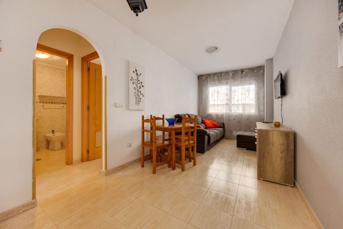 Image No.2-Appartement de 2 chambres à vendre à Torrevieja