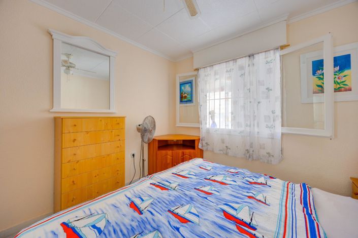 Image No.20-2 Bed Bungalow for sale