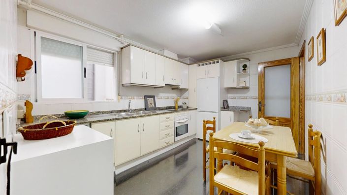 Image No.27-3 Bed Apartment for sale