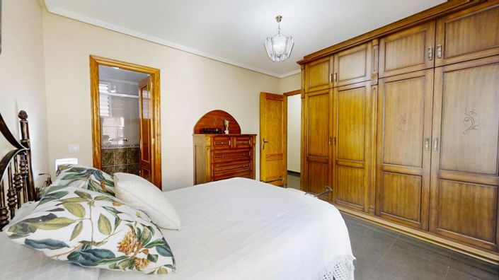 Image No.33-3 Bed Apartment for sale