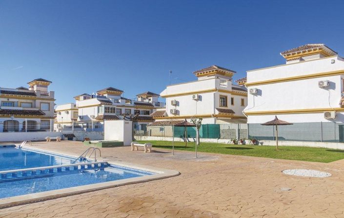 Image No.19-3 Bed Townhouse for sale