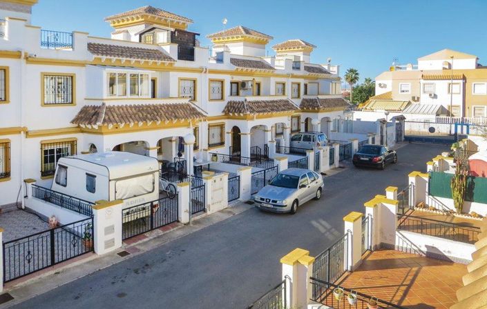 Image No.20-3 Bed Townhouse for sale