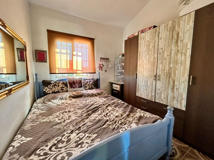 Image No.30-3 Bed Townhouse for sale