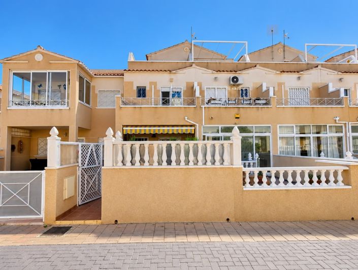Image No.8-2 Bed Townhouse for sale