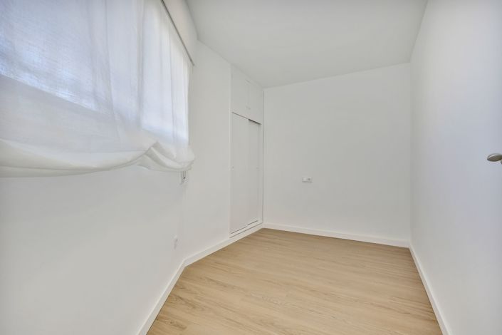 Image No.24-3 Bed Apartment for sale