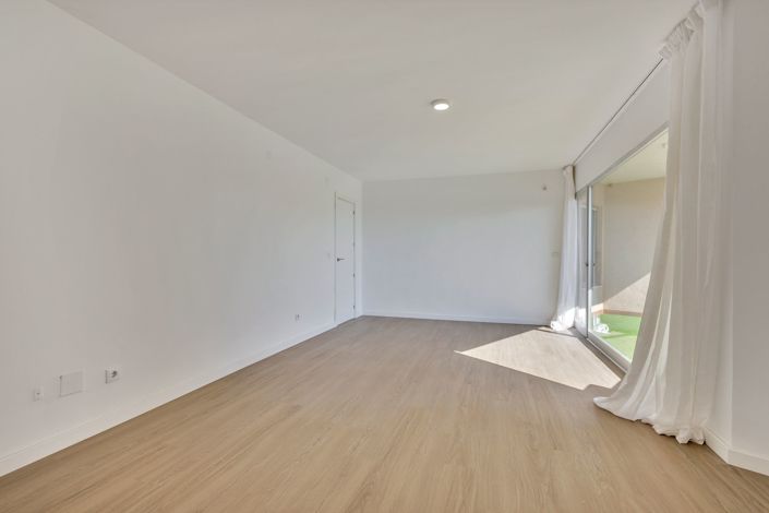 Image No.8-3 Bed Apartment for sale