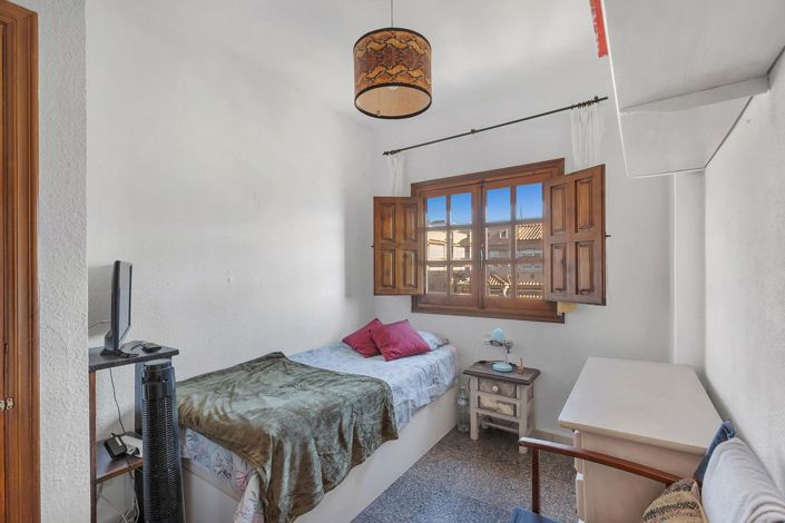 Image No.28-2 Bed Townhouse for sale