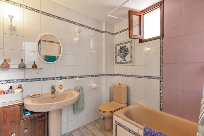 Image No.30-2 Bed Townhouse for sale
