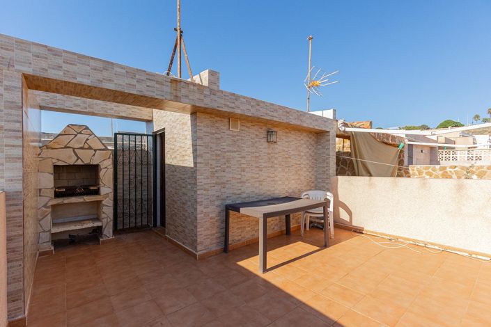 Image No.37-2 Bed Townhouse for sale
