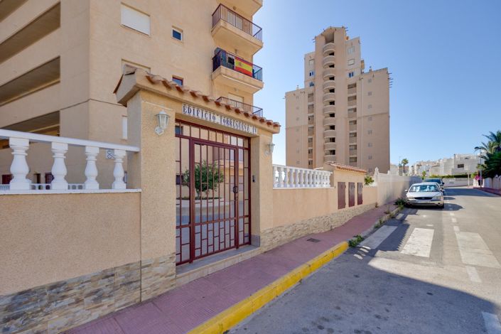 Image No.25-2 Bed Apartment for sale