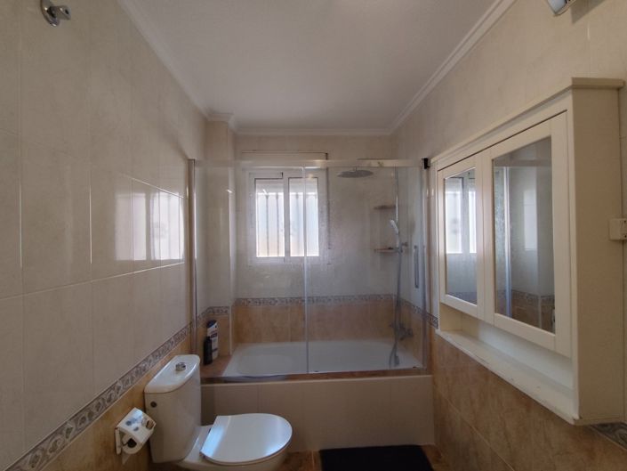 Image No.25-3 Bed Villa for sale