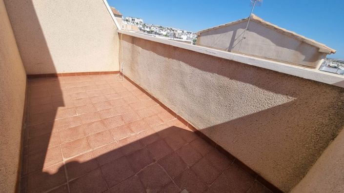 Image No.18-2 Bed Townhouse for sale