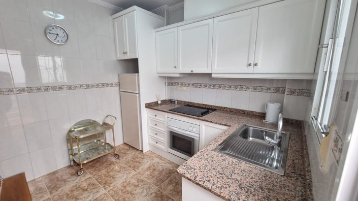 Image No.8-2 Bed Townhouse for sale