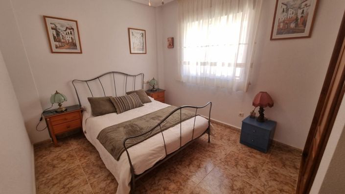 Image No.9-2 Bed Townhouse for sale