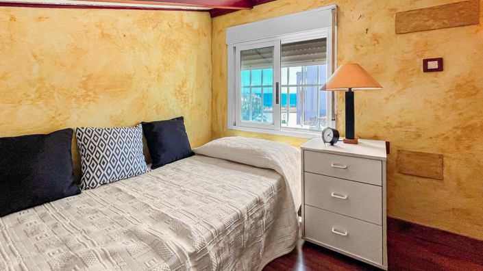 Image No.10-2 Bed Apartment for sale