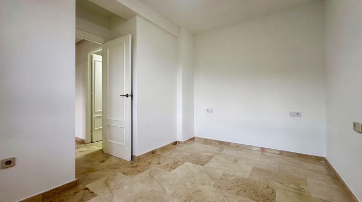 Image No.15-2 Bed Apartment for sale