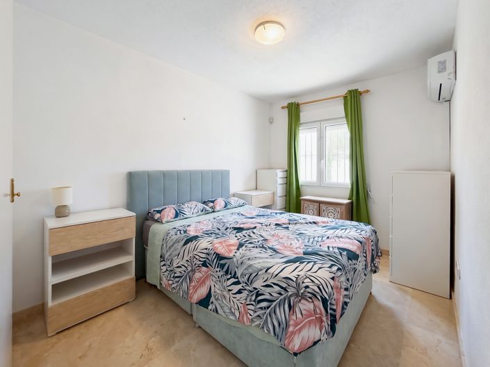Image No.15-4 Bed Townhouse for sale