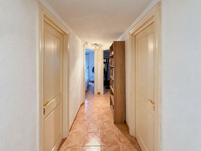 Image No.30-4 Bed Townhouse for sale