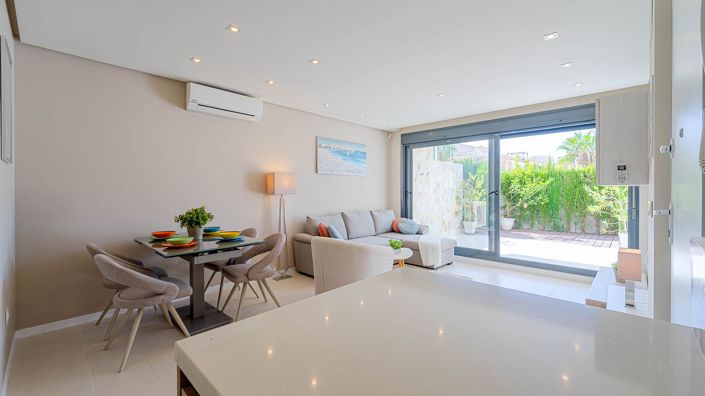 Image No.2-2 Bed Property for sale