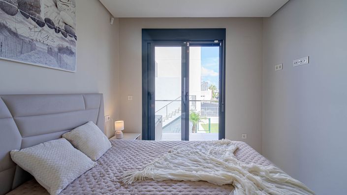 Image No.29-2 Bed Property for sale
