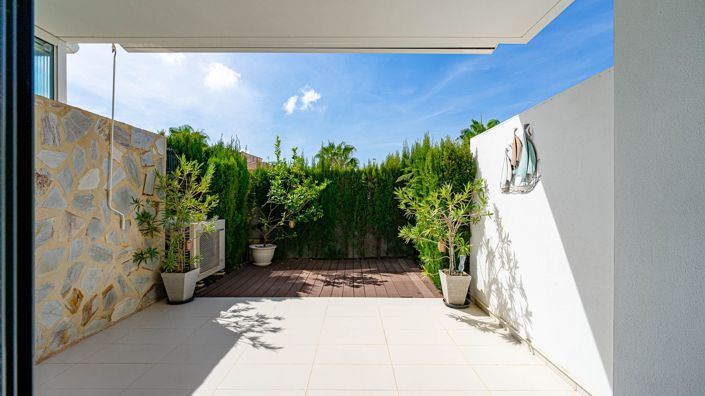 Image No.35-2 Bed Property for sale