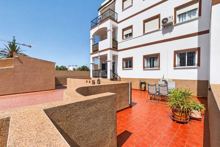 Image No.13-2 Bed Property for sale