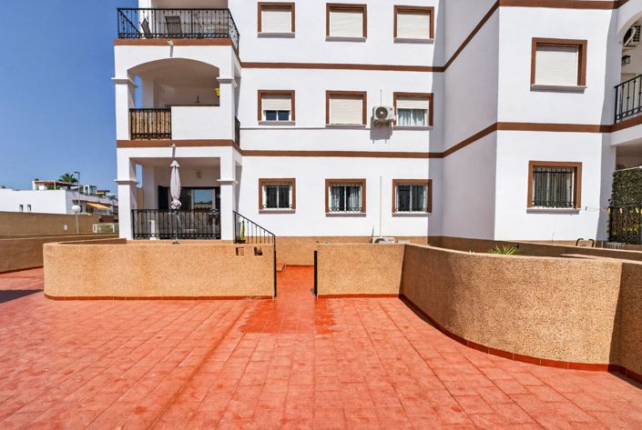 Image No.14-2 Bed Property for sale
