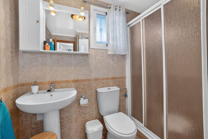 Image No.23-2 Bed Property for sale