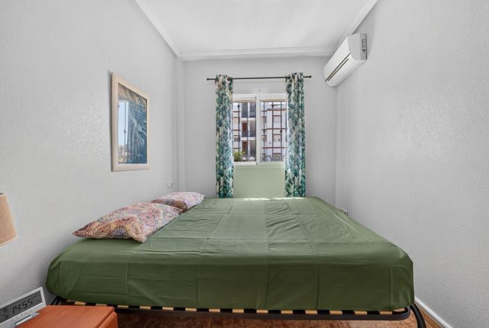 Image No.24-2 Bed Property for sale