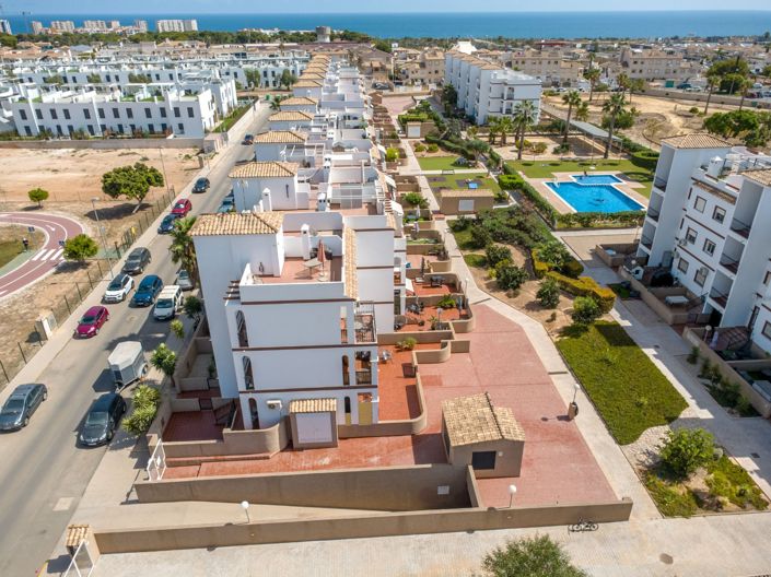Image No.40-2 Bed Property for sale