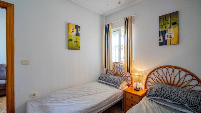 Image No.15-2 Bed Property for sale