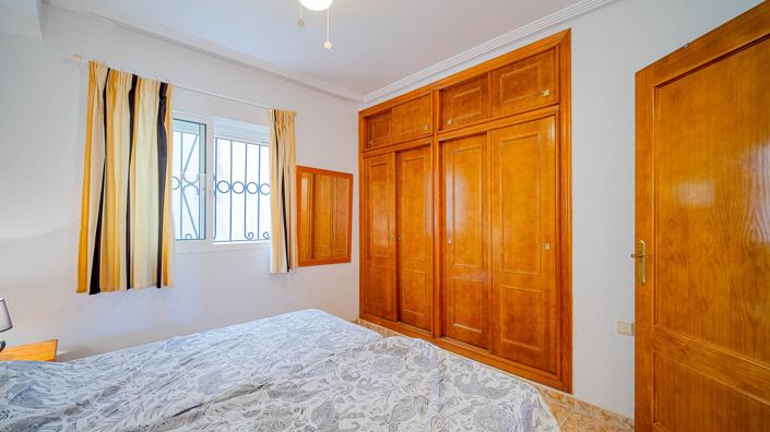 Image No.18-2 Bed Property for sale
