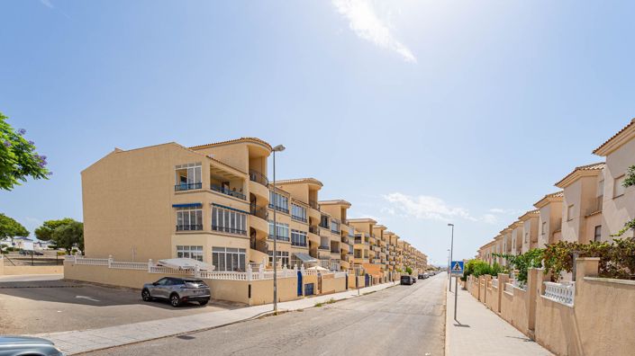 Image No.31-2 Bed Property for sale
