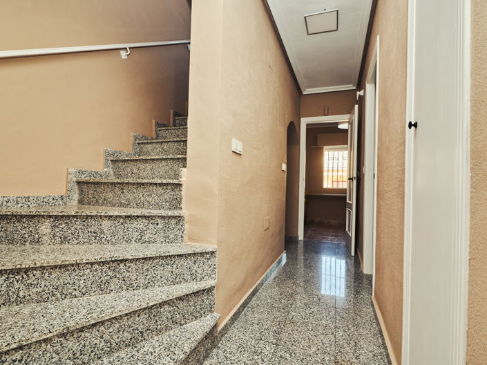 Image No.21-3 Bed Townhouse for sale