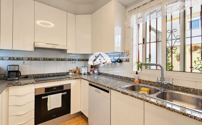 Image No.16-3 Bed Townhouse for sale