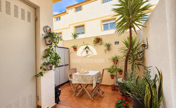 Image No.18-3 Bed Townhouse for sale